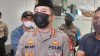 kapolres-jakarta-selatan-kombes-ade-ary-syam-menjenguk-cristalino-david-ozora-alias-david-17-korban-penganiayaan-anak-pejabat-_43.jpeg