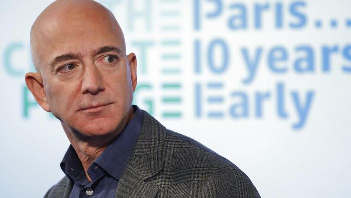 sosok-jeff-bezos-crazy-rich-yang-dikabarkan-investasi-di-startup-ri_169.jpeg