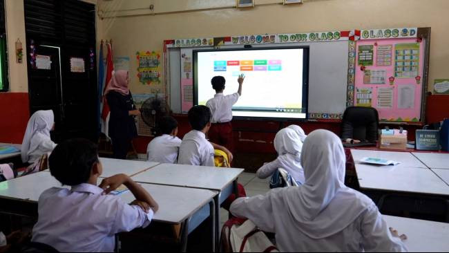 AA1RR6QO.jpg AA1RR6QO