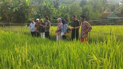 AA1RRBNq.jpg AA1RRBNq