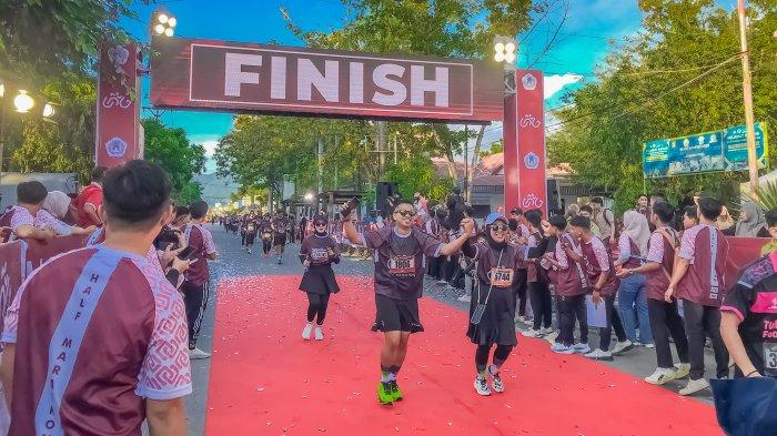Para-peserta-mencapai-garis-finis-UNG-Half-Marathon.jpg Para peserta mencapai garis finis UNG Half Marathon